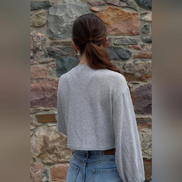 Acadamia Cropped Grey Cardigan - Picture 2 of 3